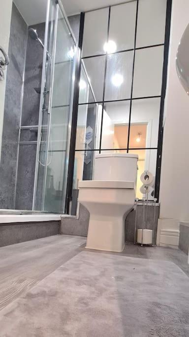 Abba Views Apartment London Exterior photo